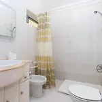 Апартаменти Olivais 2br Near Metroairport By Perfect Getaway