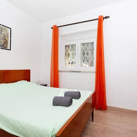 Olivais 2br Near Metroairport By Perfect Getaway Апартаменти Лісабон